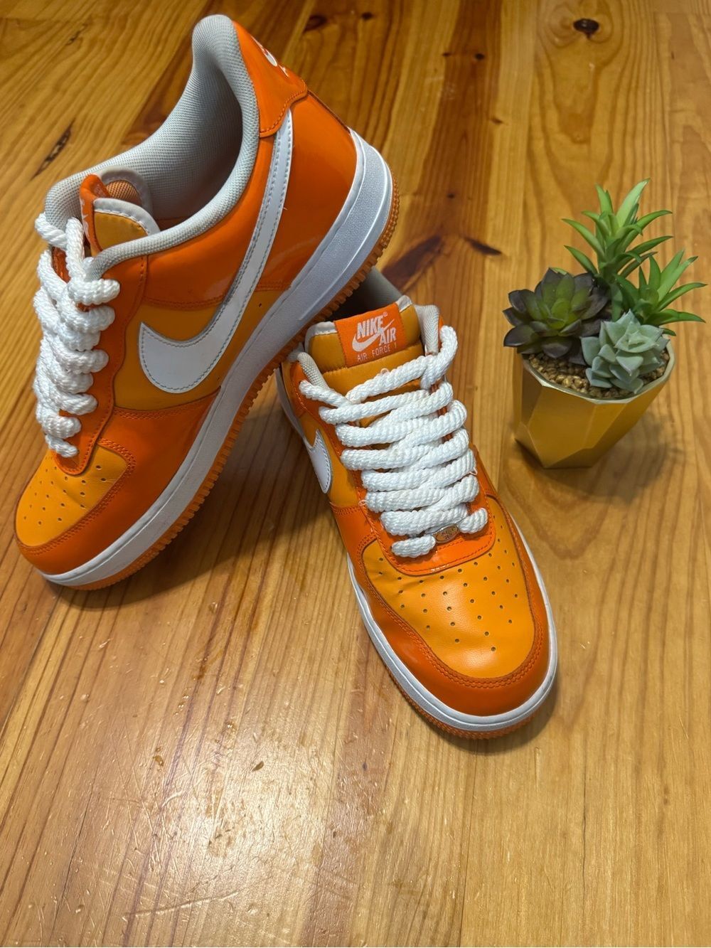 Nike Air Force 1 HV9405-800 Safety Orange Patent Leather Low Top Sneakers SZ 11